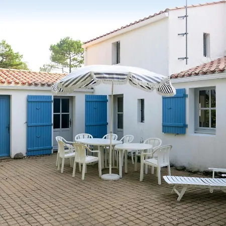 Les Brisans By Interhome