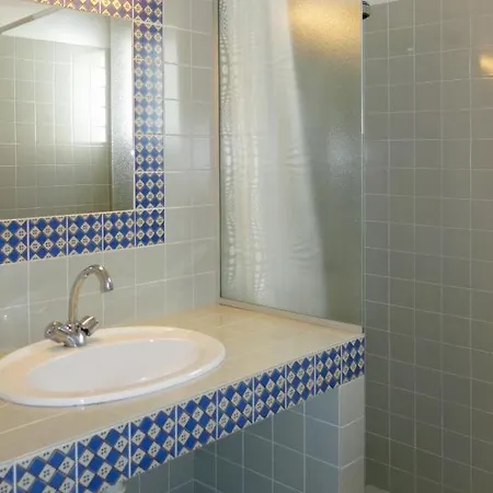 Tatil Evi Les Brisans By Interhome *