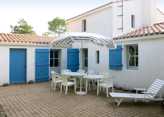 Les Brisans By Interhome