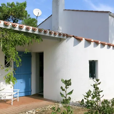 Les Brisans By Interhome