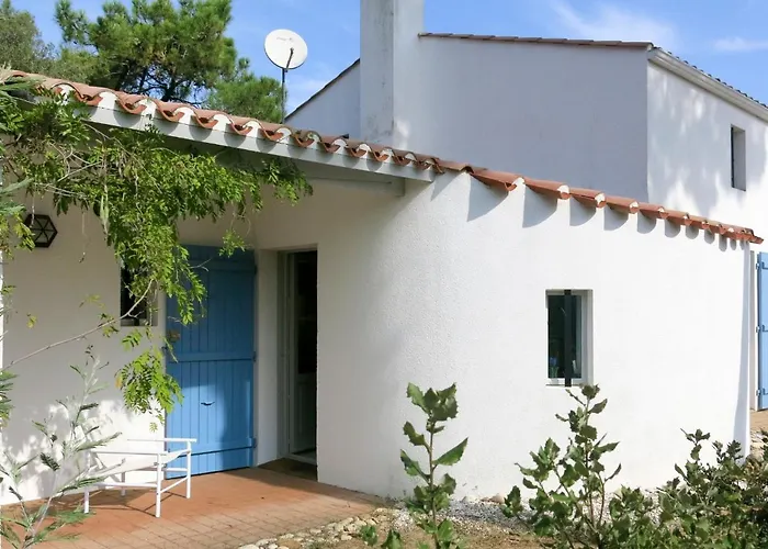 Les Brisans By Interhome